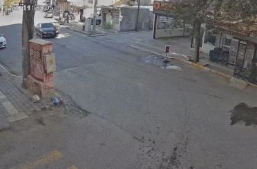 Mardin’de 6 yaşındaki çocuğa aracın çarptığı anlar güvenlik kamerasına yansıdı 