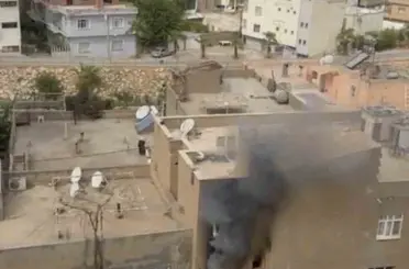 Mardin’de binada çıkan yangında mahsur kalan 2 kişi kurtarıldı
