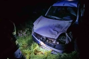 Mardin’de hafif ticari araç şarampole devrildi: 4 yaralı 