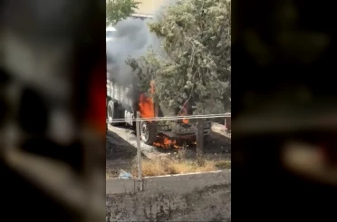 Mardin’de park halindeki kamyon yandı 
