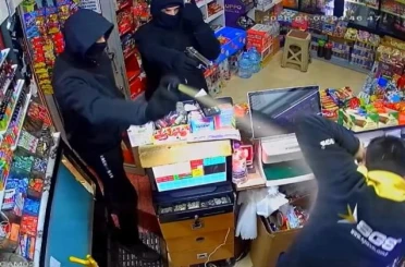 Market sahibine dehşeti yaşatan gaspçılar tutuklandı 