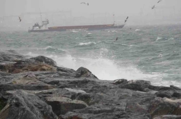 Marmara Denizi’nde fırtına etkili oldu 