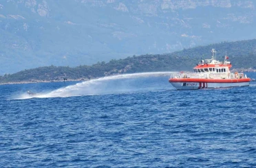 Marmaris’te demirli yelkenli tekne alevlere teslim oldu 