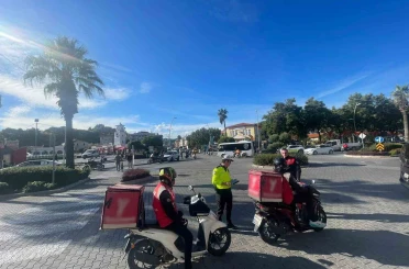 Marmaris’te motorlu kuryeler denetlendi