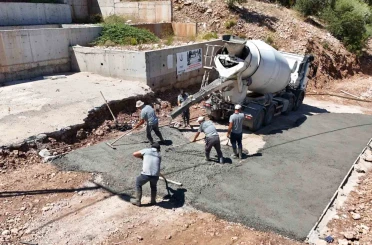 Marmaris’te yol yapım ve bakım çalışmaları sürüyor 
