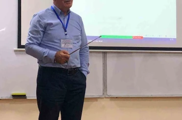 Matematik duayeni Rektör Prof. Dr. Savaş, Matematik kongresinde sunum yaptı 