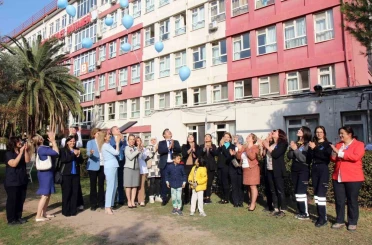 Mavi balonlar diyabete farkındalık için gökyüzüne bırakıldı 