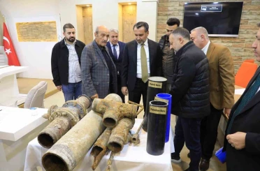 Meclis toplantısına eski içme suyu borularını getiren Başkan Şerifoğulları: "İçme suyu hattı döşeme çalışmalarımız yüzde 99 seviyesine ulaşmıştır" 