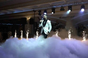 Mehmet Çevik’ten Öğretmenler Günü’nde 600 öğretmene unutulmaz konser 