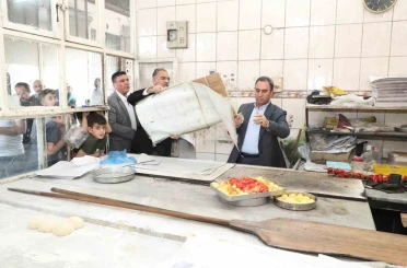 Mehmet Kuş, bir fırının zimem defterini satın aldı 