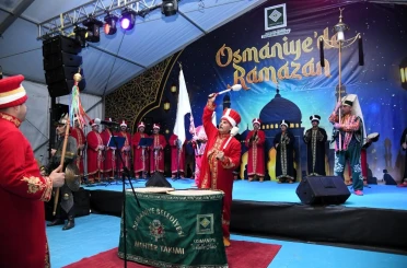 "Mehterin nefesi, Ramazan’ın sesi" Osmaniye’de sokakları şenlendirdi 