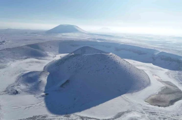 Meke Krater Gölü beyaz gelinliğini giydi, kartpostallık manzaralar oluştu