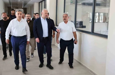 Menemen’de yapımı süren yeni gençlik merkezinde inceleme 