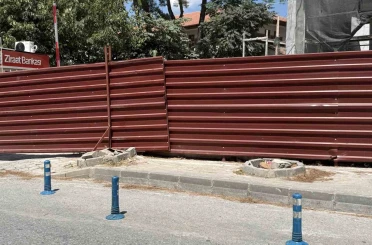 Menteşe’de riskli ağaçlar için kesim ve budama çalışması 