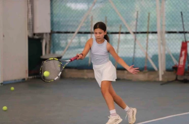 Menteşe’de tenis heyecanı başladı 