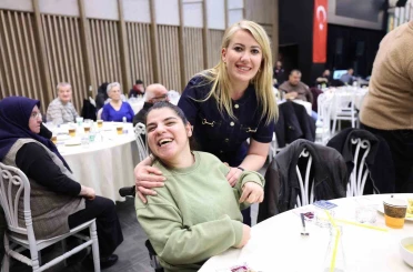 Merkezefendi’de Engelsiz Yaşam Akademisi aileleri iftarda buluştu 