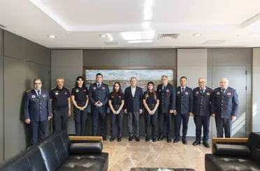 Mersin itfaiye personeli, İtfaiye Haftasında Başkan Seçer’le buluştu
