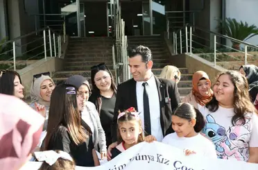 Mersin’de anne ve kızlar unutulmaz bir gün yaşadı

