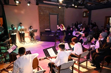 Mersin’de çocuk kampüsü öğrencilerinden sanat şöleni 