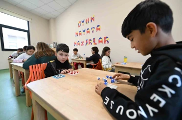 Mersin’de çocuklar hem öğreniyor hem sosyalleşiyor 