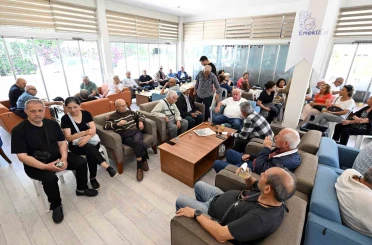 Mersin’de emekliler bayram sevincinde buluştu 