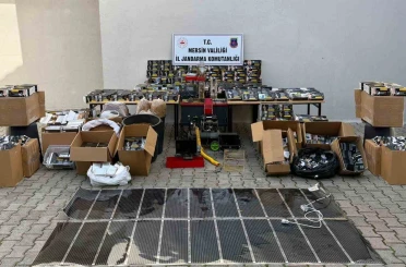 Mersin’de evinde kaçak sigara üretimi yapan şüpheli gözaltına alındı 