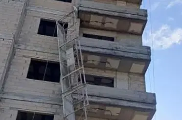 Mersin’de inşaat iskelesinden düşen işçi hayatını kaybetti
