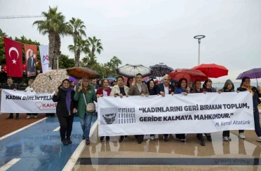 Mersin’de kadınlara yönelik şiddete karşı farkındalık etkinlikleri düzenlendi 