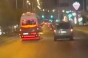 Mersin’de makas atan minibüsçü kameraya yakalandı, 90 bin TL ceza yedi 