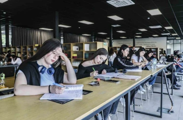 Mersin’de okuma salonları gençlerin ikinci evi oldu 