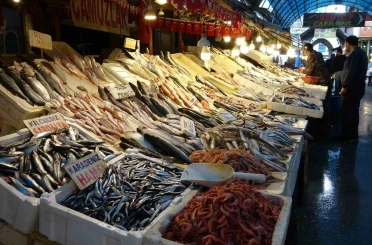 Mersin’de Ramazan’da balık fiyatları düştü, satışlar arttı 