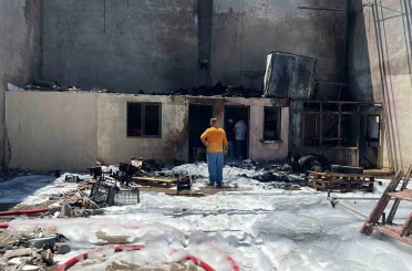 Mersin’de sebze ve meyve halinde depo yangını 