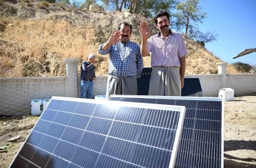 Mersin’de üreticiye güneş paneli, sıvı gübre ve nergis soğanı desteği