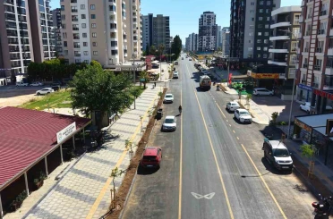 Mersin’de yenilenen cadde 420 ağaçla buluştu 