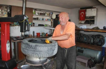 Mesleğe 55 yılını verdi, şimdi çırak arıyor 