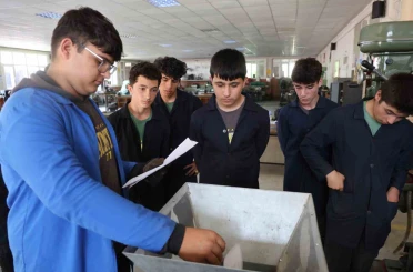 Meslek lisesi öğrencilerinden sıfır atık hamlesi 