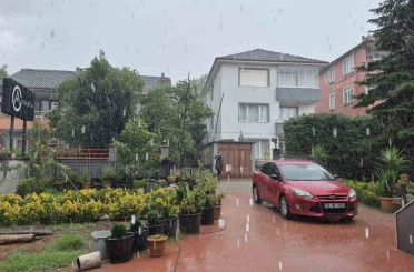 Meteorolojinin uyardığı kentte şiddetli yağış 