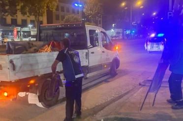 Mevzuata aykırı tabela ve reklam panoları kaldırılıyor 