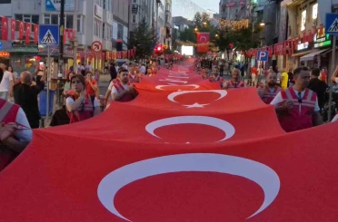 Meydanlar kırmızı beyaza büründü: Tekirdağ’da 15 Temmuz’da yüzlerce kişi tek yürek oldu 
