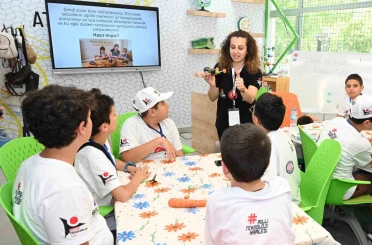 Meyve ve sebzelerin gücünü kullanarak araç tasarladılar 