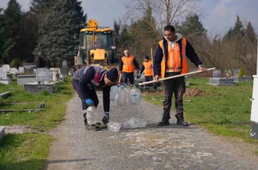 Mezarlıklar Ramazan Bayramı’na hazırlanıyor 