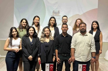 Mezun şefler, sektör tecrübelerini öğrencilerle paylaştı