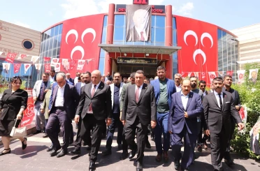 MHP Kayapınar Kongresinde Baver Bulut yeniden başkan seçildi 