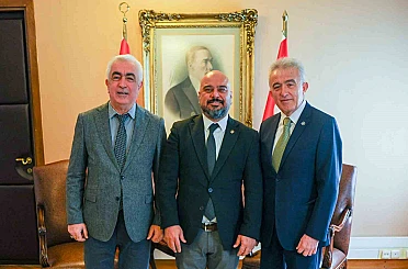 MHP Lideri Bahçeli, TFMD heyetinin fotoğrafını bizzat çekti 