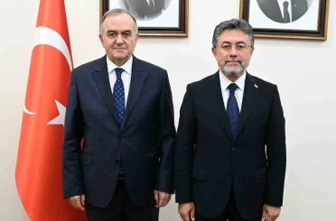 MHP’li Akçay üzüm üreticisinin sözcüsü oldu 
