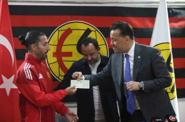 Milletvekili Hatipoğlu’ndan Eskişehirspor’a 5 milyon TL’lik destek 