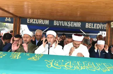 Milletvekili Mehmet Emin Öz’ün acı günü, Ahmet Turan Öz son yolculuğuna uğurlandı