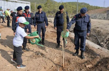 Milli Ağaçlandırma Gününde Bozyazı’da fidanlar toprakla buluştu 