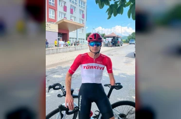 Milli bisikletçi Mehmet Keskin Slovakya’da sahne aldı 