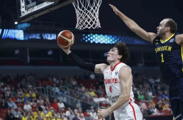 Milliler, Avrupa Basketbol Şampiyonası’nda çeyrek finale yükseldi 
